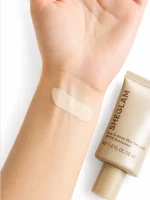 سواچ تینت پوست شیگلم Dew & Done SPF20 روی پوست